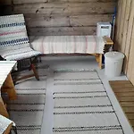 Leppaelaen Vanhatupa Rantasaunalla 木屋 *