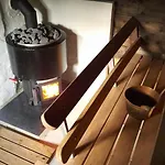 Leppaelaen Vanhatupa Rantasaunalla 乌茨约基