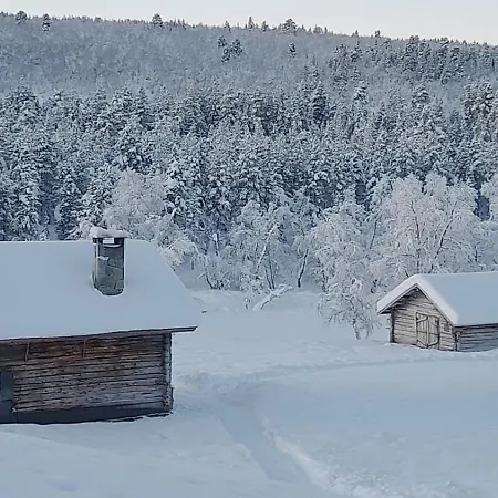 Leppaelaen Vanhatupa Rantasaunalla * Utsjoki