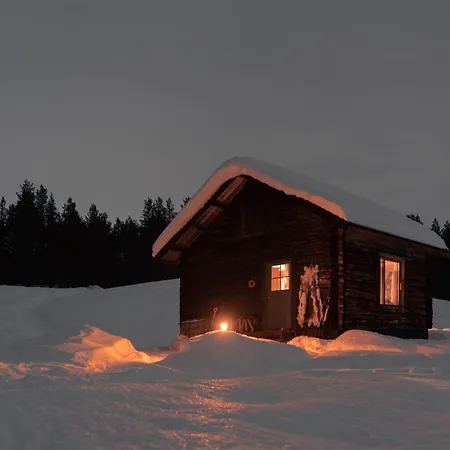 샬레 Leppaelaen Vanhatupa Rantasaunalla *