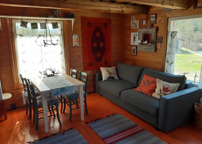 Leppaelaen Vanhatupa Rantasaunalla *